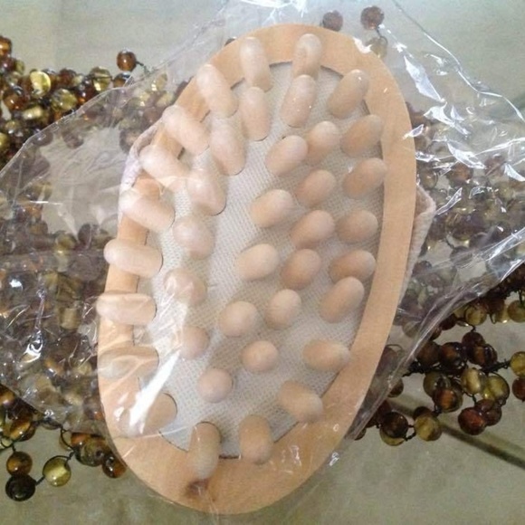 4 FOR $20 Beekman 1802 Wood Massager - Brand New - Picture 1 of 4